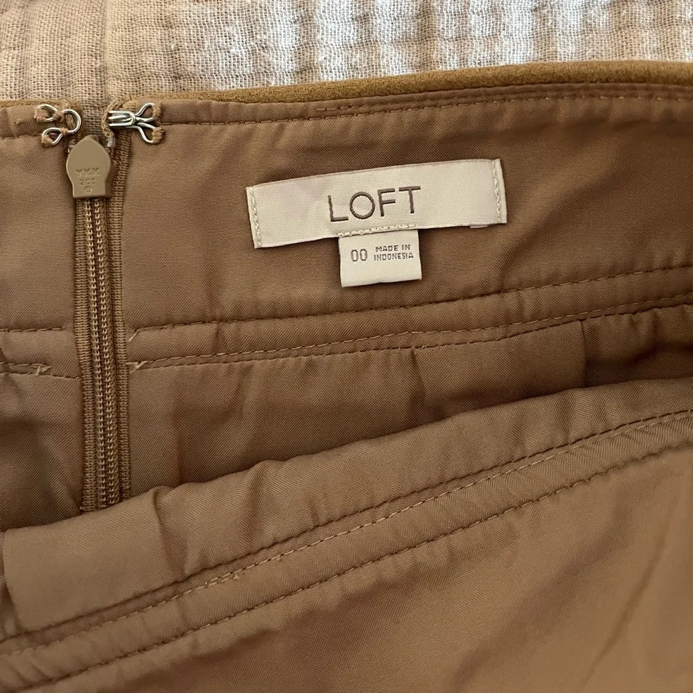 Like-New LOFT Faux Suede Pocket Shift Skirt - Picture 3 of 8